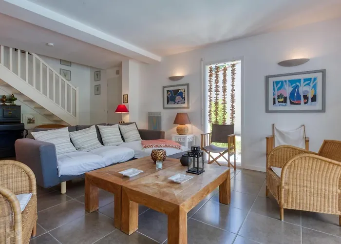 Le By Interhome فيلة